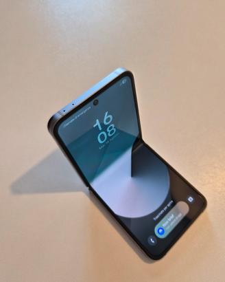 Samsung Z Flip 6 da 512gb colore silver come nuovo