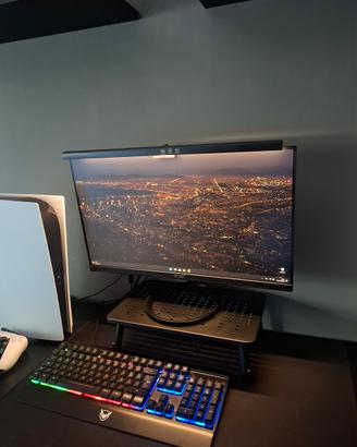 Schermo Pc + Tastiera + Supporto schermo