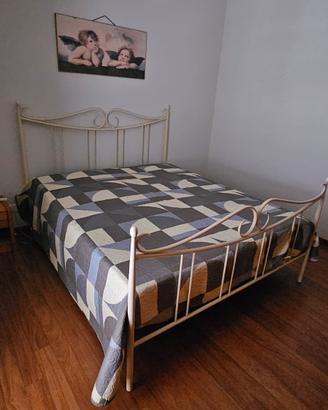 struttura letto in ferro 