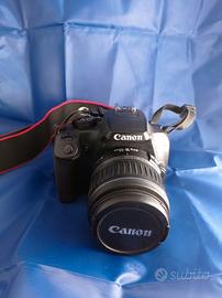 Canon EOS con obiettivo 18-55mm macchina foto
