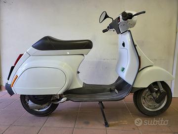 Vespa 50 HP 4  (HP4) V5N2T  bianca (bianco) FMI