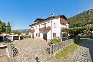 Open-space con terrazzo a Clusone