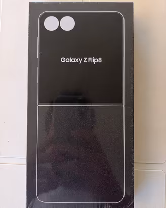 Samsung Z flip 8 trattabile leggermente(spedisco)