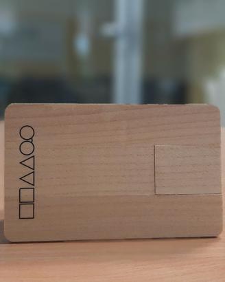 Oliver Peoples Pendrive 2GB in legno – formato car