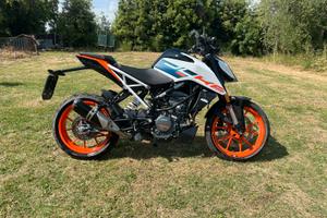 KTM Duke 125