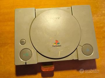 Sony PlayStation 1 completa con gioco FIFA 2002