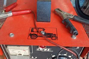 Carica batterie avviatore