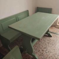 Tavolo e panche in legno di pino