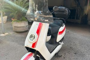Niu ngt 125cc scooter elettrico