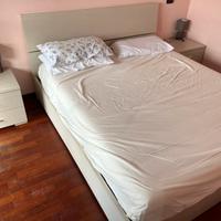 Letto matrimoniale, cassettiera e 2 comodini