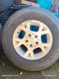 Cerchi e gomme Jeep grand cherokee 2001 3.1 diesel