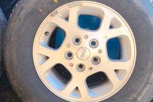 Cerchi e gomme Jeep grand cherokee 2001 3.1 diesel