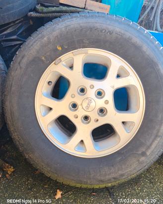 Cerchi e gomme Jeep grand cherokee 2001
