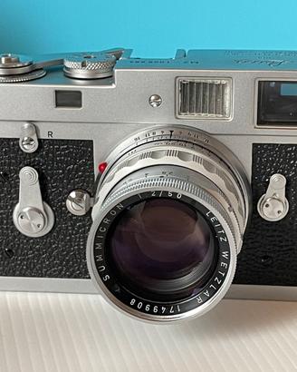 Leica M2 con autoscatto. Perfetta