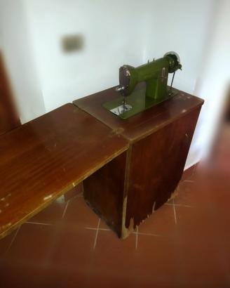 Macchina da cucire vintage