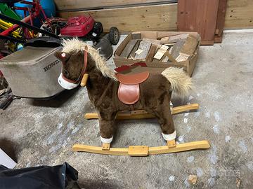 Cavallino a dondolo in legno