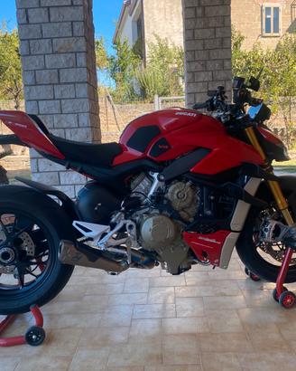 Ducati streetfighter v4s