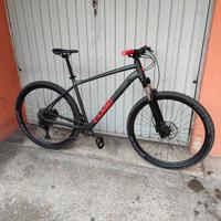 MTB CUBE  XL