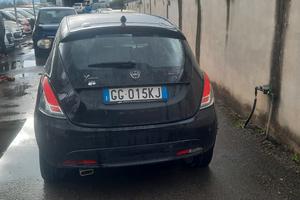 Lancia Ypsilon 1.0 FireFly 5 porte S&S Hybrid Ecoc