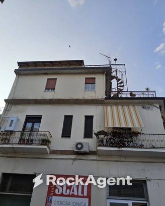 Attico / Mansarda di 130 m² con 4 locali a Gioiosa