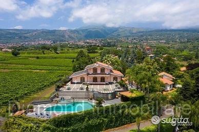 Villa di lusso con piscina a Zafferana Etnea