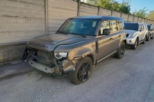 Land Rover Defender 2.0 SD4 240 110 S AWD aut...
