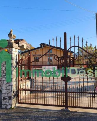 Villa di 143 m² con più di 5 locali a Picerno