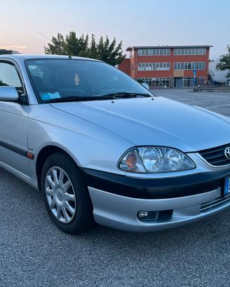2001 Toyota Avensis 1.8 BENZINA