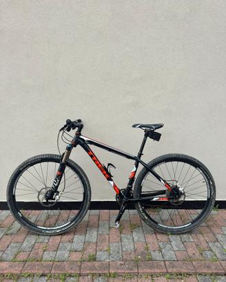 TREK Superfly Series 29”