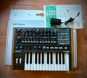 Arturia minibrute 2