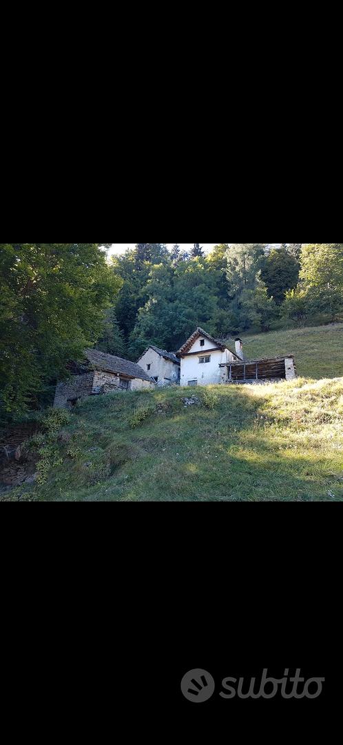 Gruppo di 3 baite. - Vista 2