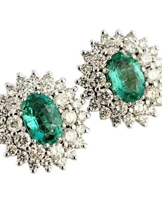 orecchini in oro bianco con smeraldi e diamanti