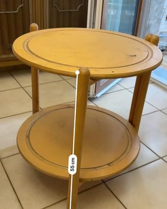 Tavolino in legno con ripiano inferiore