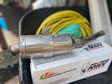 scarico akrapovic, cavaletto posteriore per moto 