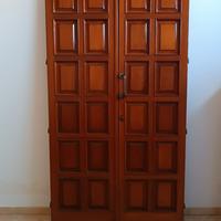 Portoncino in legno massello a due ante