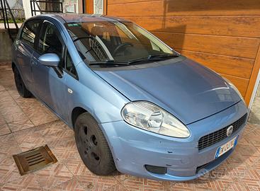 Fiat Grande Punto 1.2 benzina, pochi km .