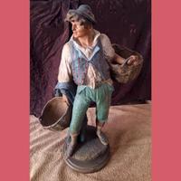 Giovane con ceste (65 cm) terracotta policroma