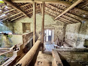 Palmento 50 mq (Via Gangemi-P.zza Marconi)