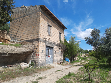 Terreno con fabbricato rurale