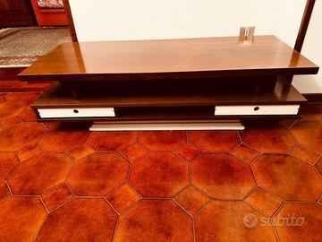 Tavolino basso in legno