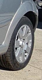 Cerchi e Gomme Nuove 185 60 r15