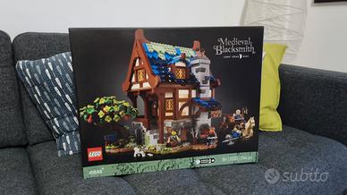 Lego  - Fabbro Medievale - set 21325 (MISB)