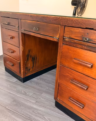 antica scrivania vintage