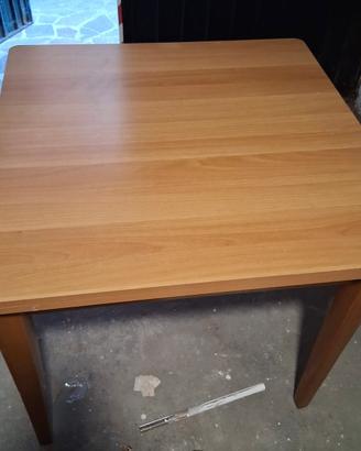 Tavolo in legno pieghevole