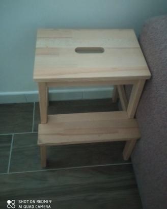 Sgabello in legno