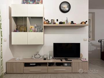 Mobile tv e parete attrezzata