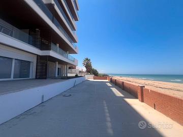 Fronte mare - Appartamento con ampio terrazzo