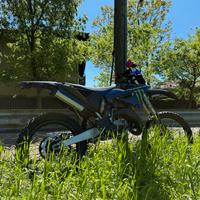 Yz 125 ( per prezzo leggere descrizione )