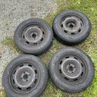 Gomme invernali con cerchi ferro 15  185/65/r15