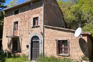 Rustico / Casale di 120 m² con 2 locali a Orvieto